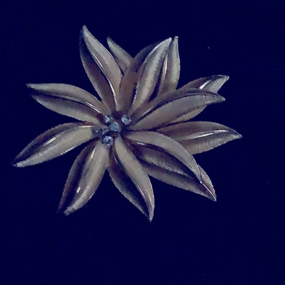 Vintage large gold tone flower brooch